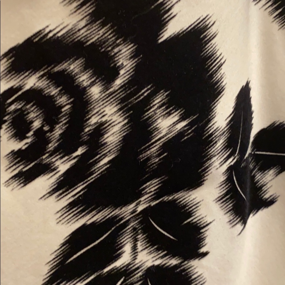 Trina Turk black textured roses on cream skirt - Picture 3 of 5